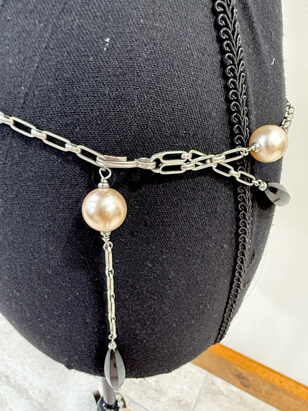 Tanner Faux Pearl and Black Beaded Silver tone Double Layer Chain belt